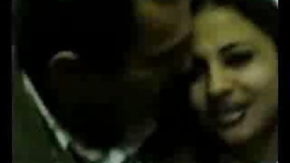 در حالی که در ماشین و در صفحه یاهو گروپ عکس متحرک اصلی انجمن پایان او خوب می سازد, کیر مالی,